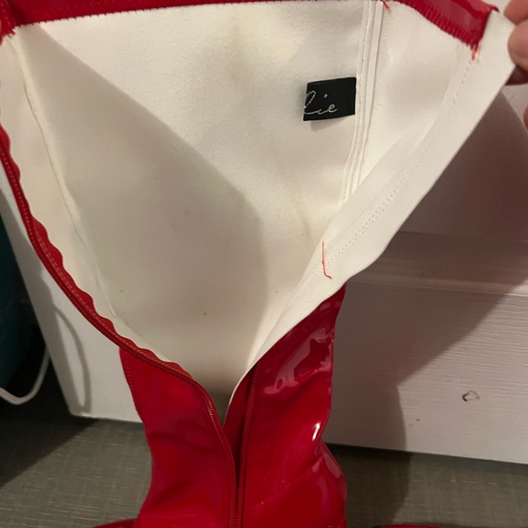 Ellie Brand Red Vinyl GoGo Boots Size 7 - Picture 3 of 14